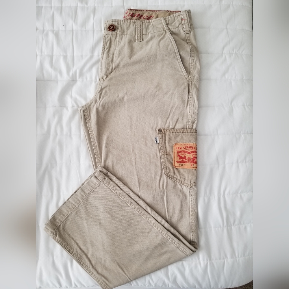 Men's 32/30 light khaki Levi's customized pant